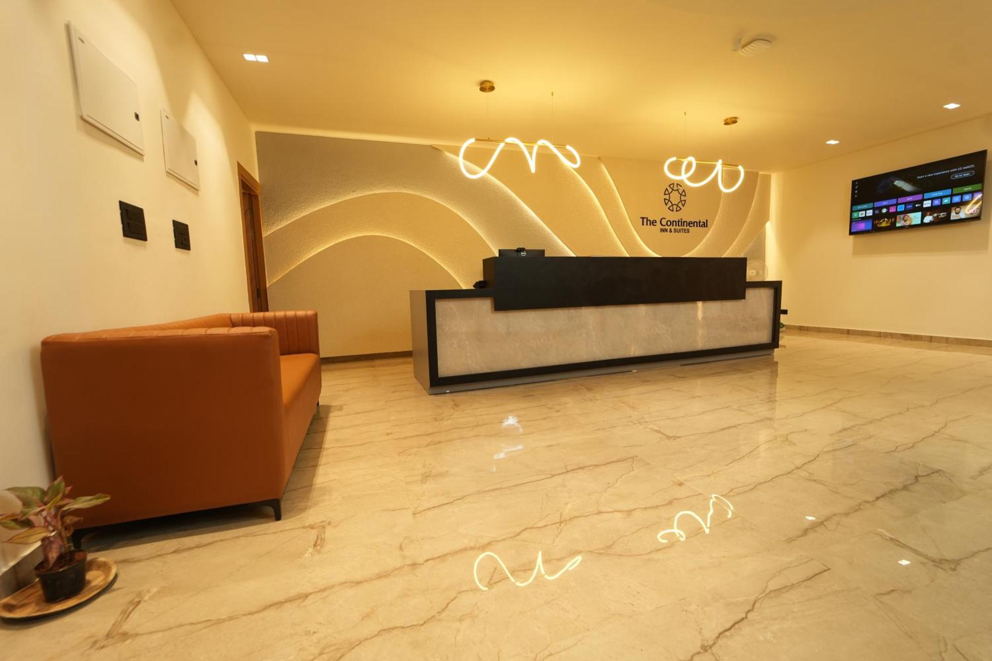 The Continental Inn & Suites ไมซอร์ ภายนอก รูปภาพ