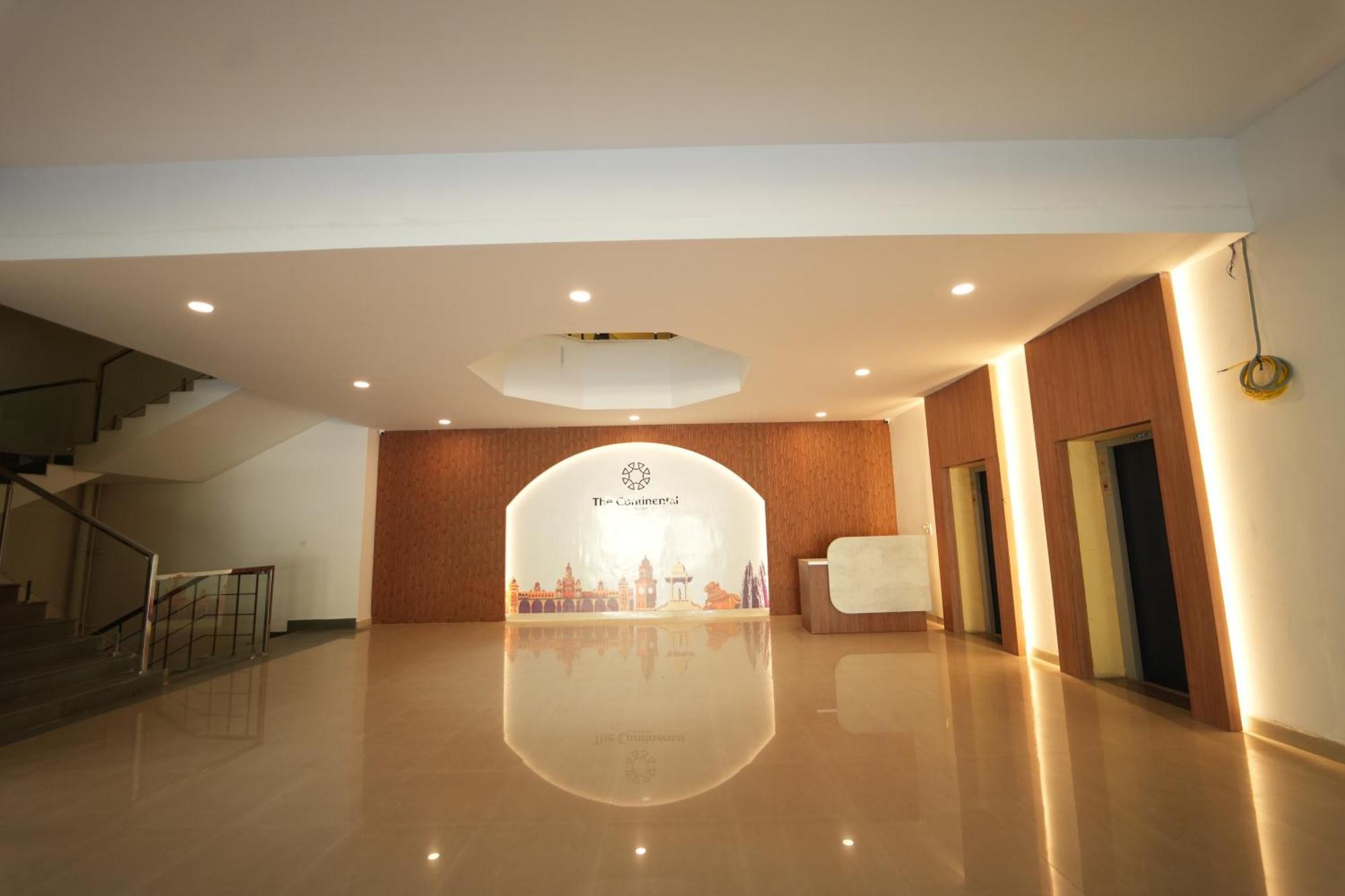 The Continental Inn & Suites ไมซอร์ ภายนอก รูปภาพ