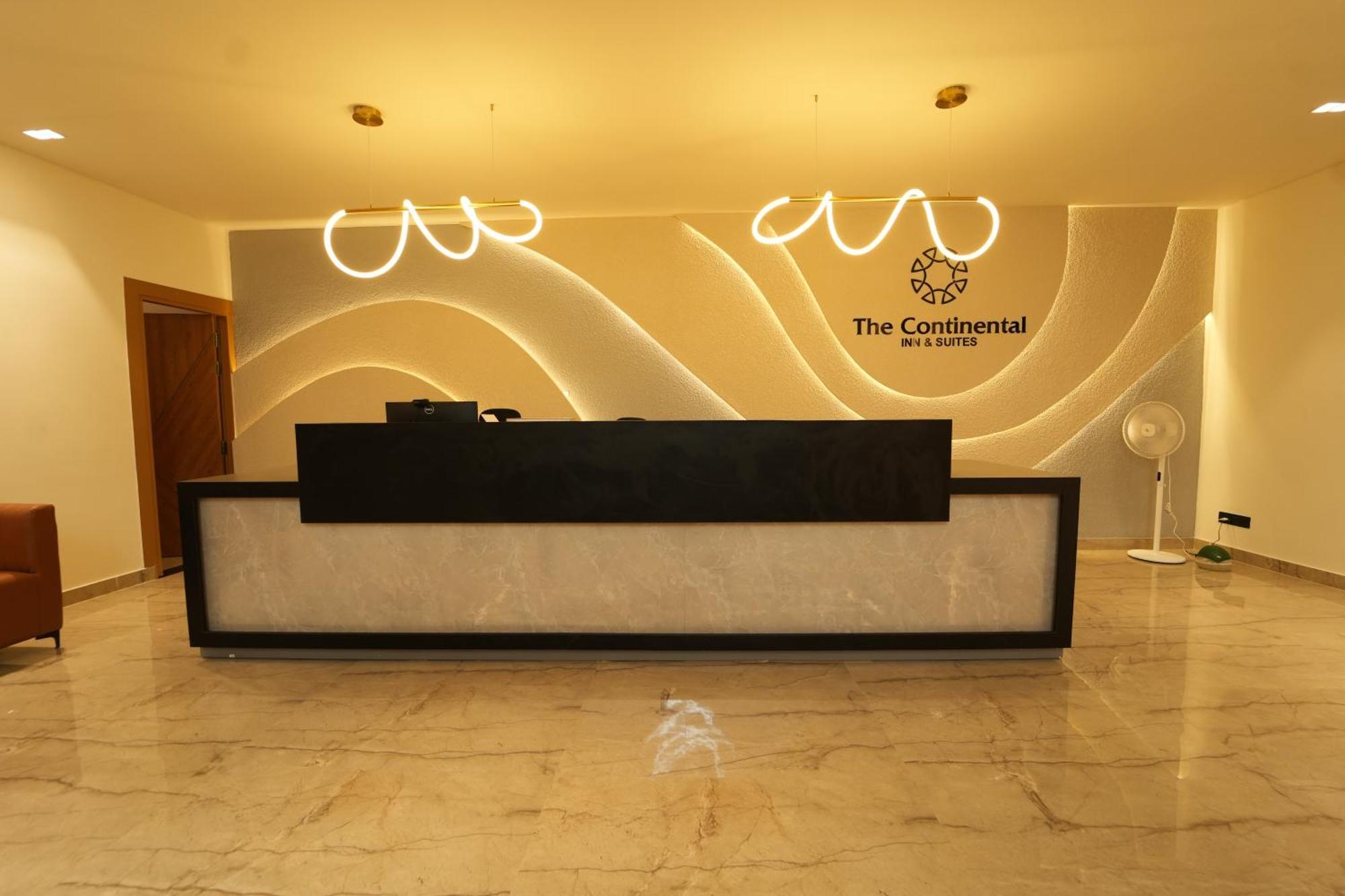 The Continental Inn & Suites ไมซอร์ ภายนอก รูปภาพ