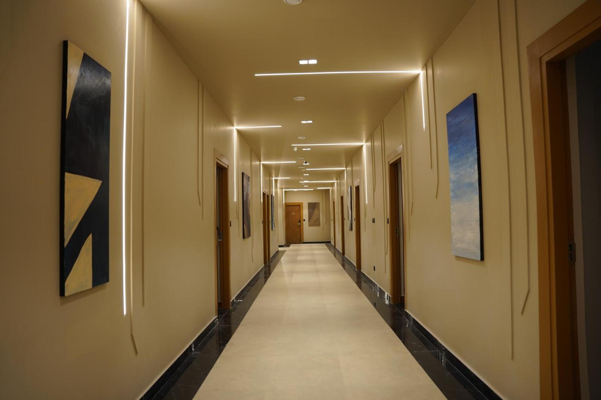 The Continental Inn & Suites ไมซอร์ ภายนอก รูปภาพ